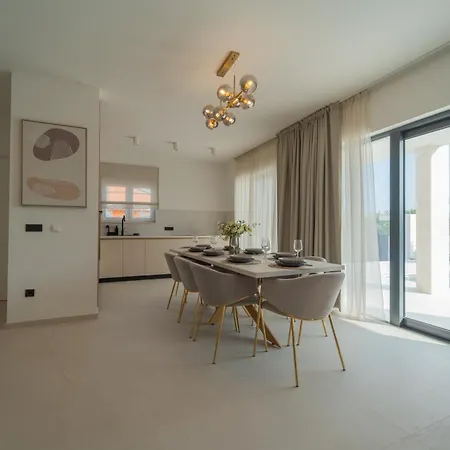 Vila New 2025 Nikante With Heated Pool