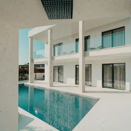New 2025 Nikante With Heated Pool